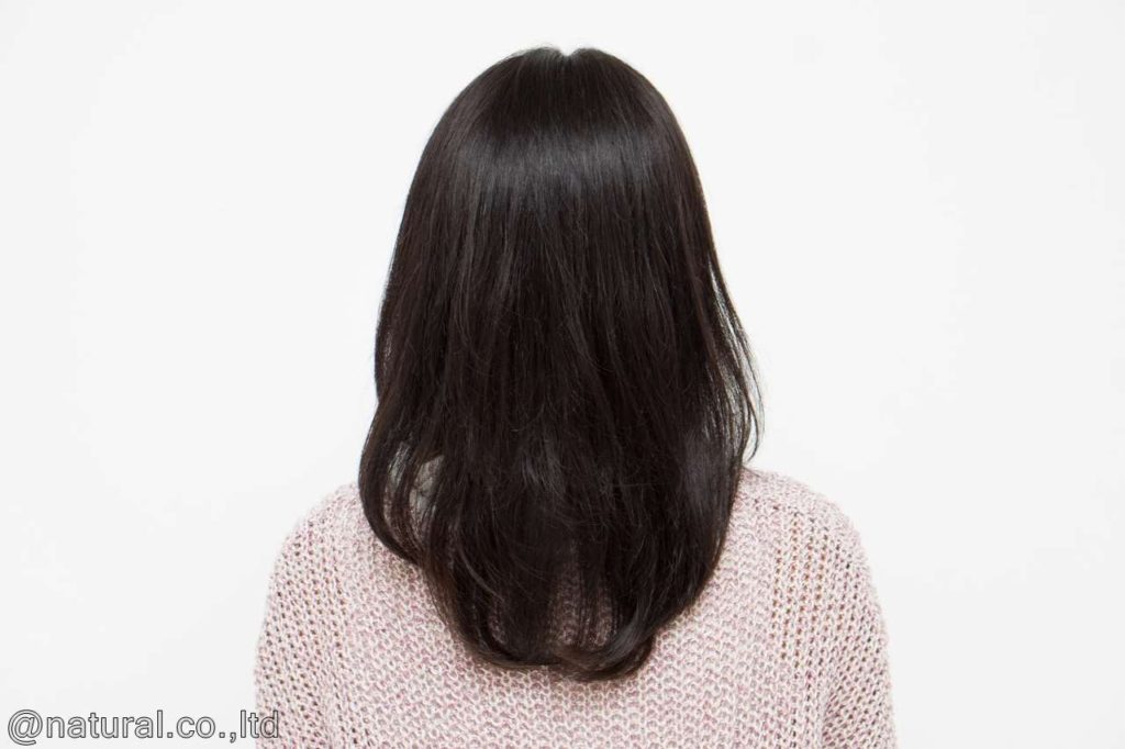 医療用ウィッグ女性の後ろ姿